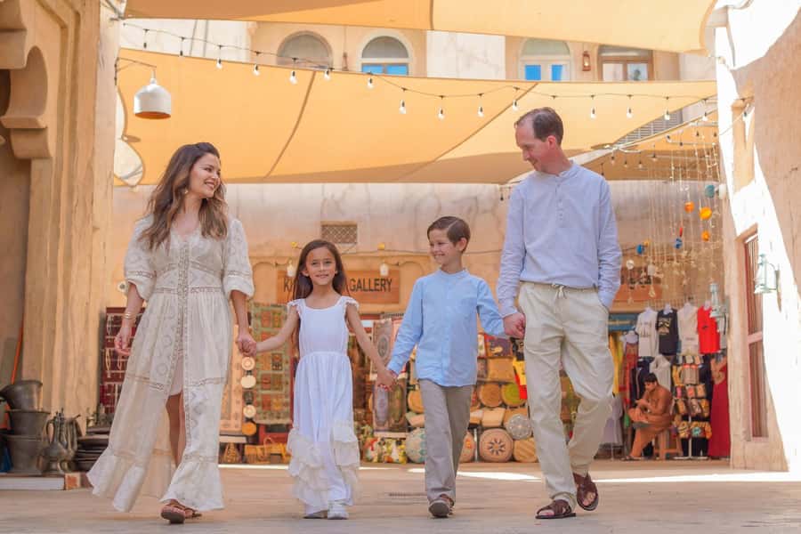 Old Dubai Guided Tour With Photographer: Souks & Street Food - Smells and bargaining at the Spice Souk
