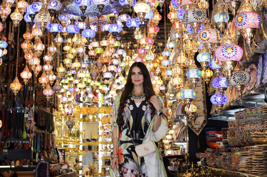 Old Dubai Guided Tour With Photographer: Souks & Street Food - Walking comfort, timing, and who should skip it
