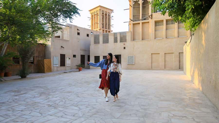 Old Dubai Heritage Tour: Souks, Mosques & more hidden gems! - Jumeirah Mosque offers a quick architectural introduction