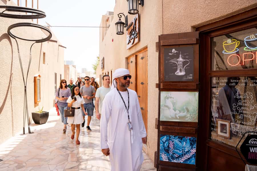 Old Dubai Historic Guided Tour: Creek, Street Food & Souks - Why Old Dubai makes a better first stop than another skyscraper