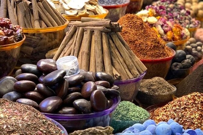 Old Dubai tour: Local Market, Tasting, Dubai creek with Abra ride - Coins, forts, and the Dubai Museum question
