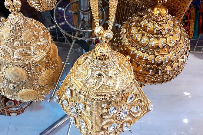 Old Dubai tour: Local Market, Tasting, Dubai creek with Abra ride - Spice Souk aromas and shopping pressure