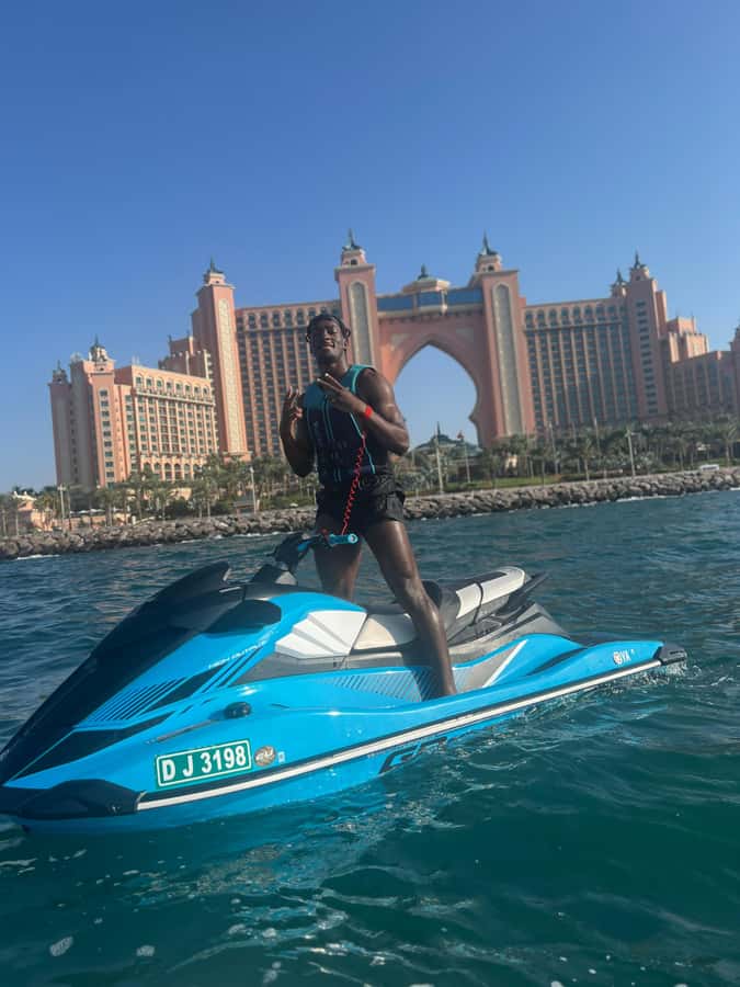 Palm Jumeirah: 1.5-Hour Guided Jet Ski Tour - Who should book this tour