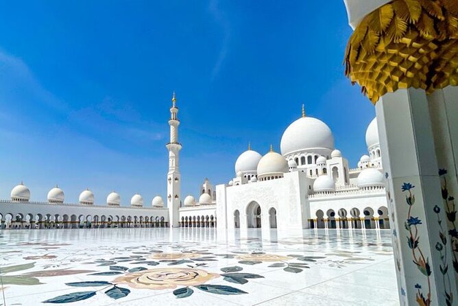 Premium Abu Dhabi Full-day City Tour in A 4x4 Private Vehicle - Lunch and the rhythm of an eight-hour day