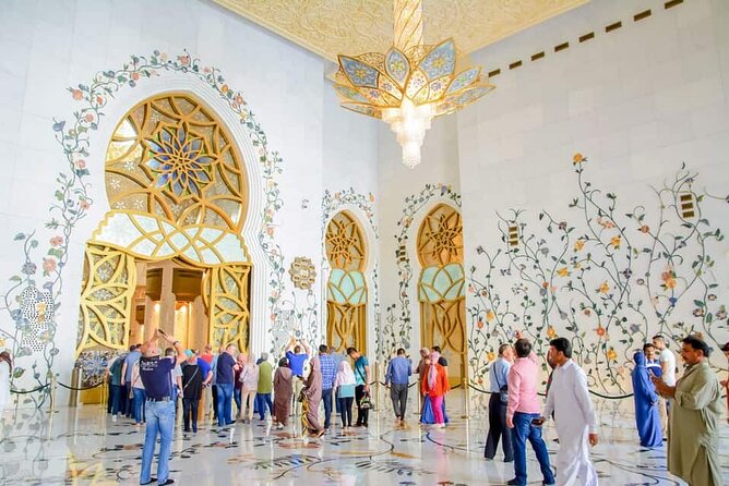 Private Abu Dhabi City Tour From Dubai With Guide - Heritage Village and a glimpse of older Abu Dhabi