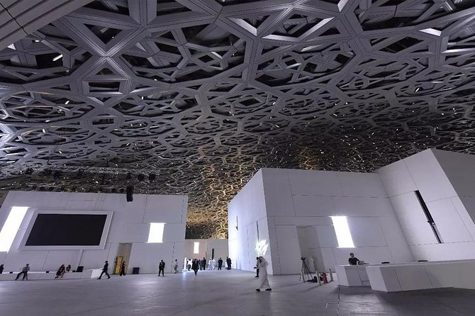 Private Abu Dhabi City Tour with Louvre Museum & Sheikh Zayed Grand Mosque - Heritage Village and Abu Dhabi’s past