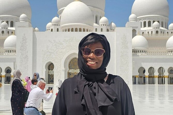 Private Abu Dhabi City Tour with Pick up from Dubai or Abu Dhabi - A full hour at the Sheikh Zayed Grand Mosque