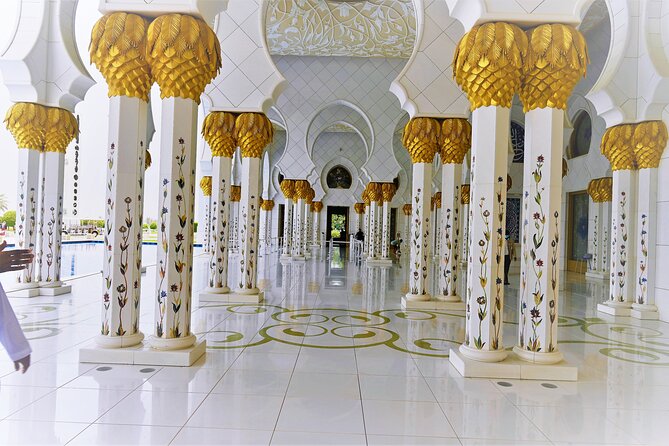 Private Abu Dhabi Sightseeing Tour from Dubai - Two hours inside Sheikh Zayed Grand Mosque