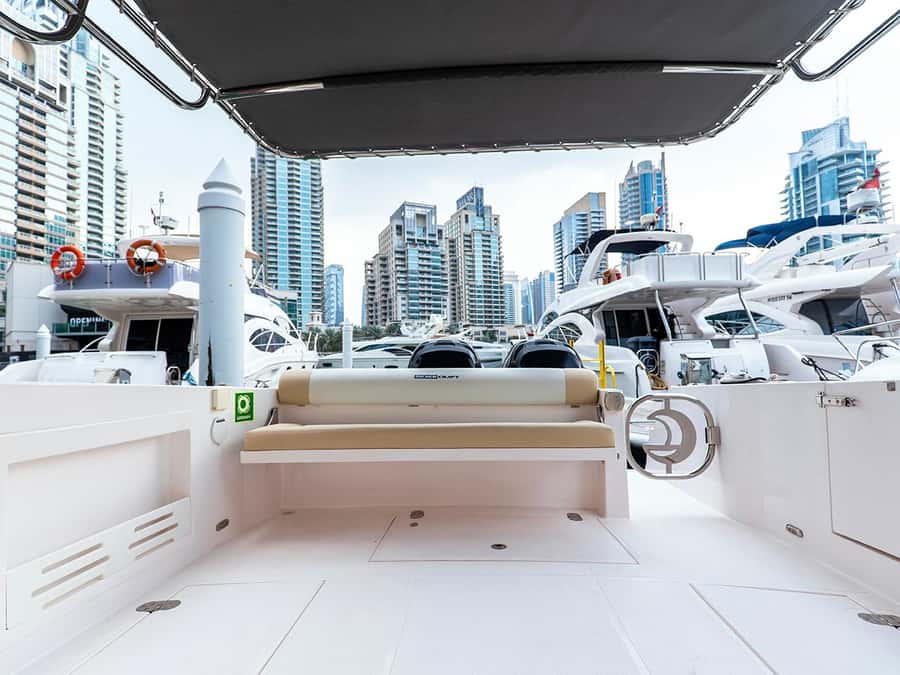 Private Boat Dubai: 36ft - What the crew and onboard service add