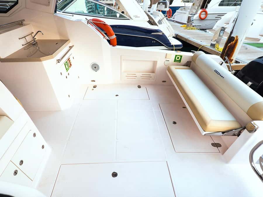 Private Boat Dubai: 36ft - JBR and the first open-water views