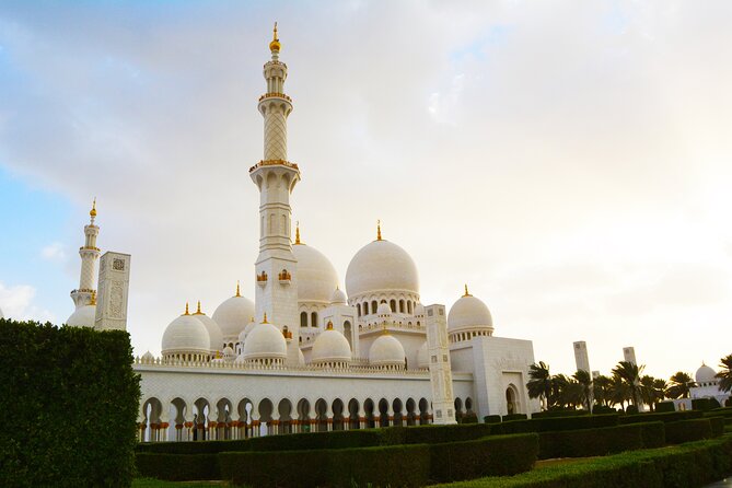 Private Full Day Tour Abu Dhabi City, Grand Mosque & Palace - The grand mosque deserves the longest stop