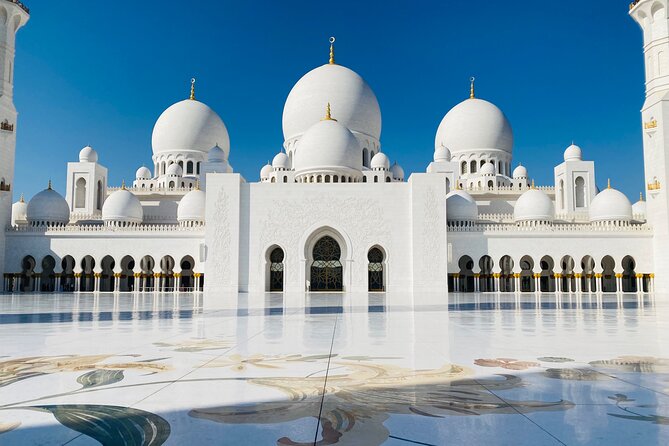 Private Full-Day Tour in Abu Dhabi - Dates, shopping, and a taste of daily commerce