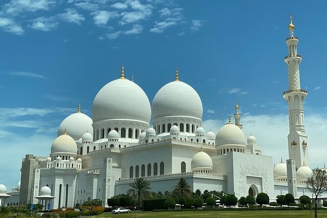 Private Full-Day Tour in Abu Dhabi - Louvre Abu Dhabi and Yas Island