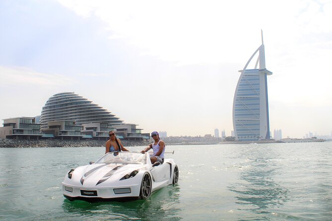 Private Jet Car Ride in Dubai - Jumeirah Shore and the photo factor