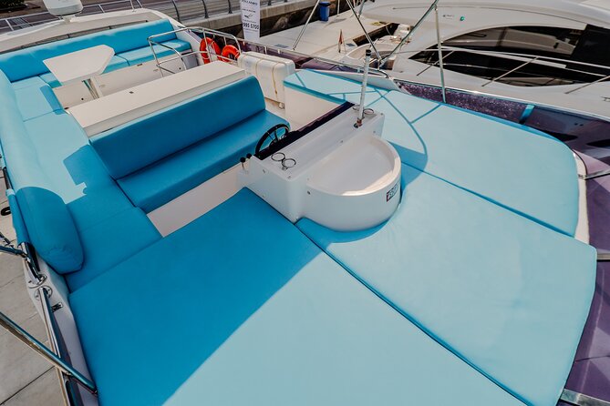 Private Luxury Yacht cruise around Atlantis and Dubai Marina - The route toward Palm Jumeirah and Atlantis