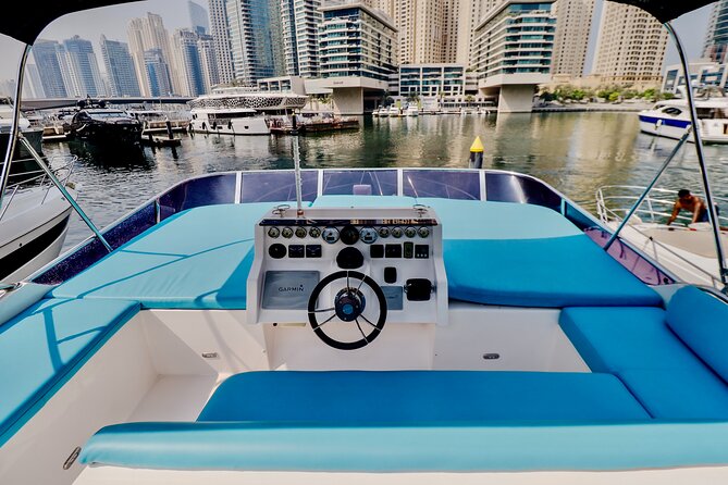 Private Luxury Yacht cruise around Atlantis and Dubai Marina - Sunset and evening cruises