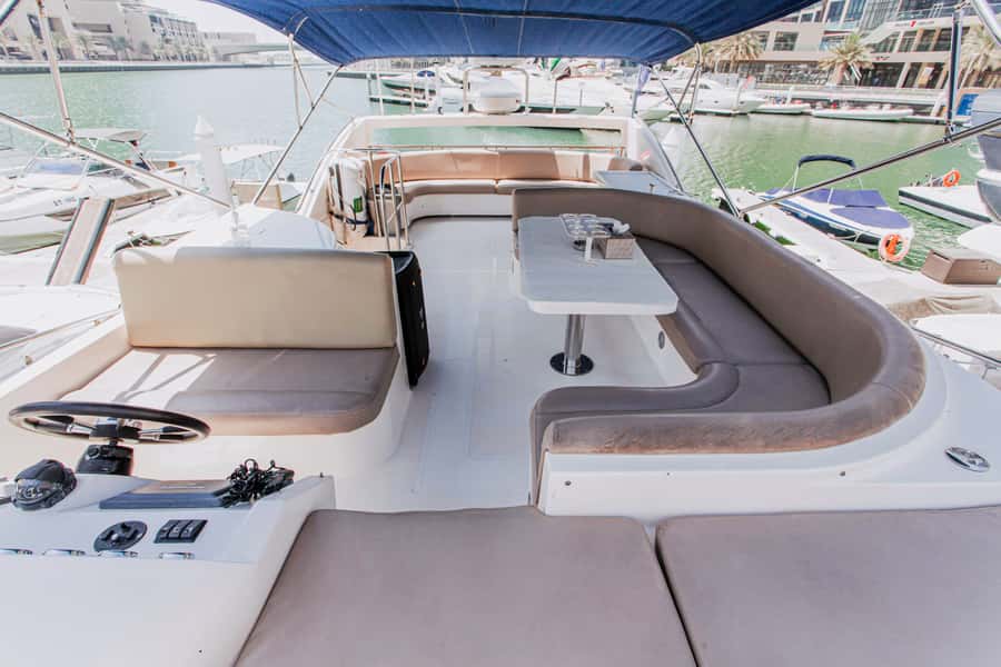 Private Yacht Dubai: 56ft - Atlantis, The Palm photo stop