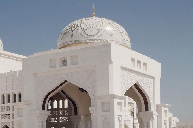 Qasr Al Watan Abu Dhabi Entry Ticket - The library, Barza, and royal formality
