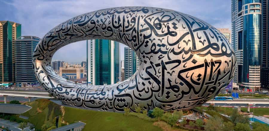 Ras Al Khaimah: Dubai Private Day Trip with Hotel Pickup - Gold and Spice Souks: a short shopping stop
