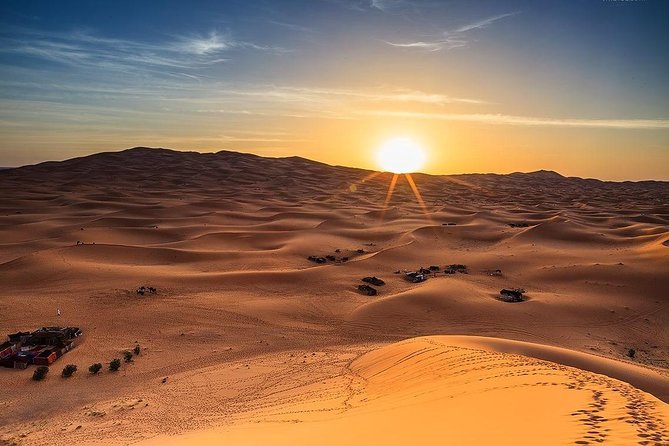 Red Dune Safari Adventure with BBQ Dinner Experience - What the guides add to the day