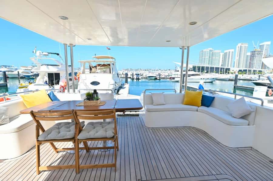 Romantic Dinner on Private Yacht - What dinner includes on board