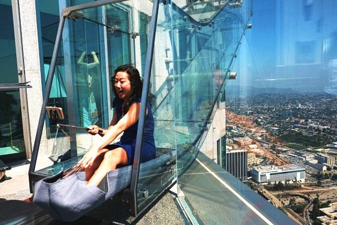 Sky Views Dubai Tickets - The ride up to floors 52 and 53