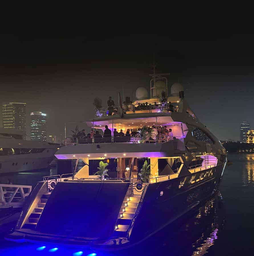 Sunseeker Superyacht: VIP Dinner, Premium Drinks& Live Music - Should you book Encore?