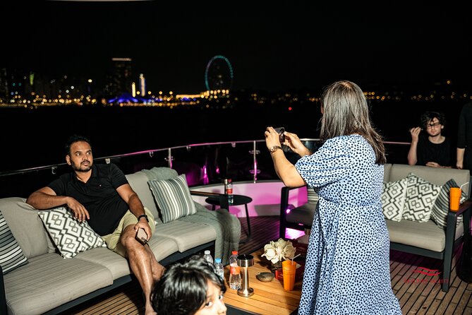 Superyacht Experience in Dubai with Dinner and Live Music - Who will enjoy this most?