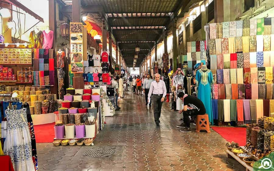 Walking Tour in Old Dubai.with Local Friend - Al Bastakiya and Al Fahidi Fort