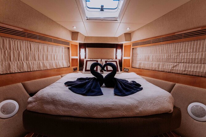 Yacht Trip Dubai : Book 56 ft Premium Yacht up to 21 people - What is included on board